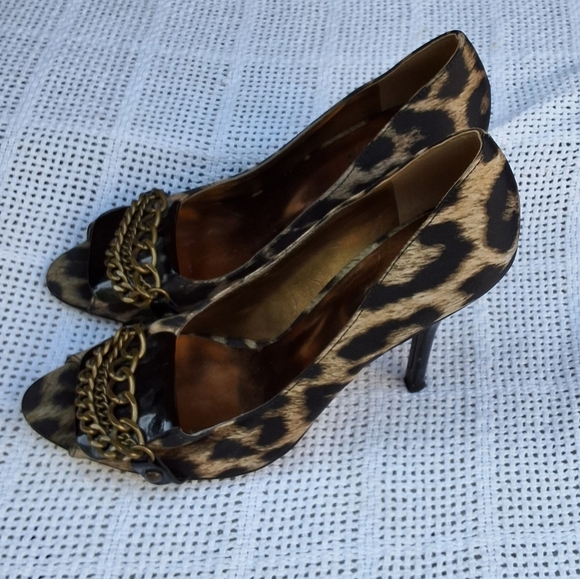 Guess Open Toe chain leopard heels 6.5‎ - Picture 3 of 9